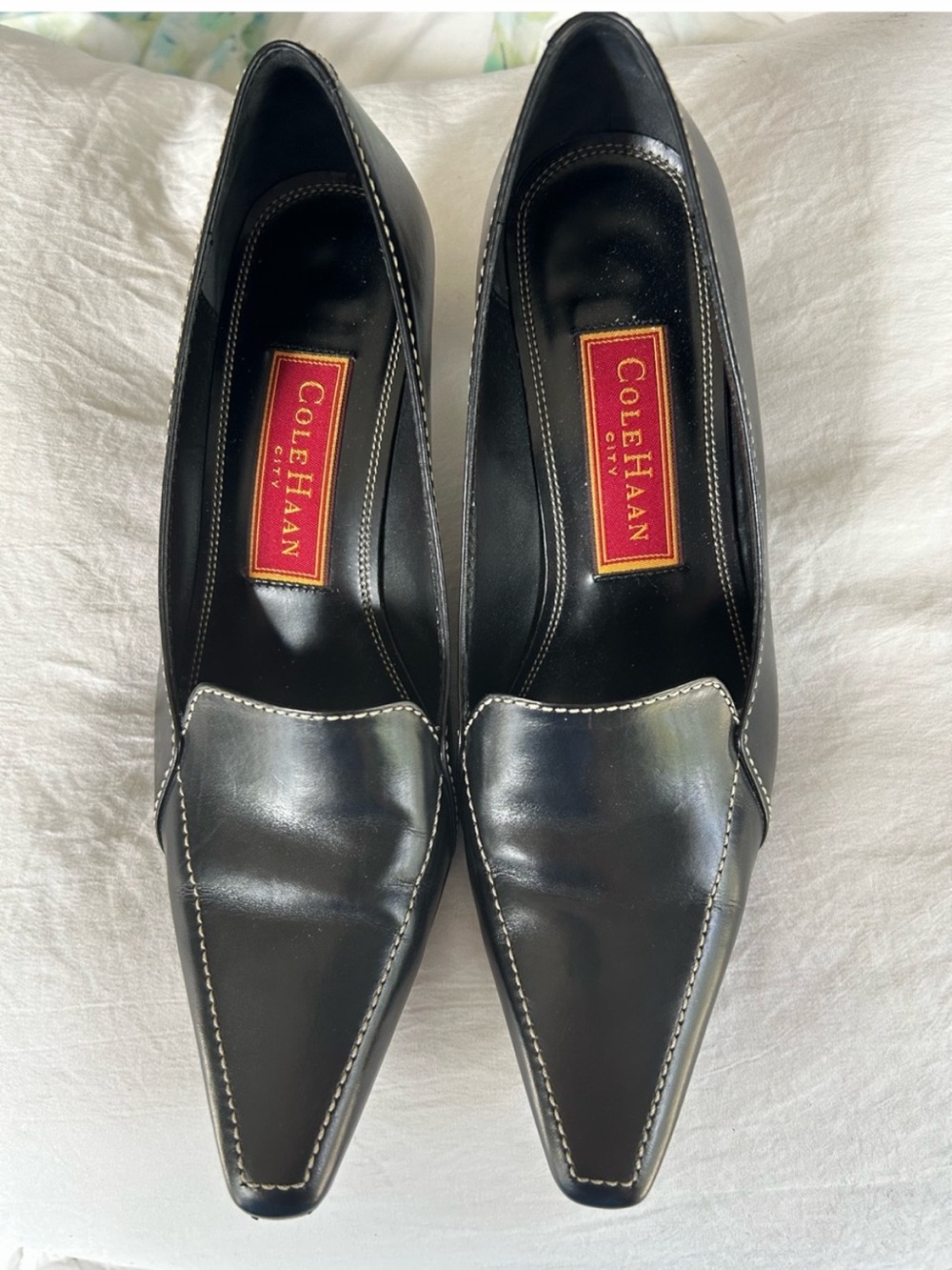 Cole Haan Black Leather Pointed Kitten Heels with Contrast Stitching. Size 6.5
